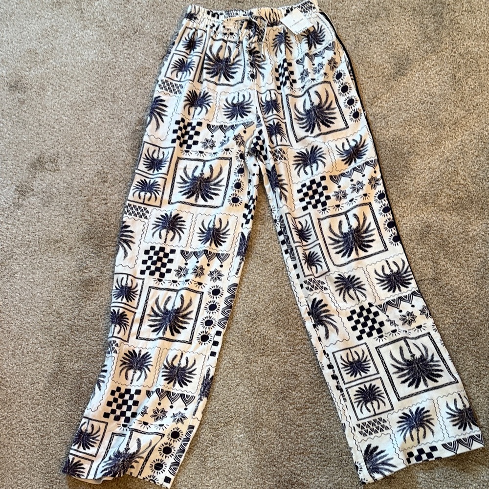 Tropical Print Wide-Leg Pants